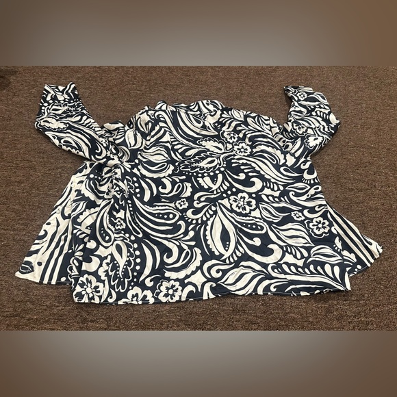 EUC Zara Women's XL Floral Black and White Women's Cardigan Jacket - Picture 3 of 3